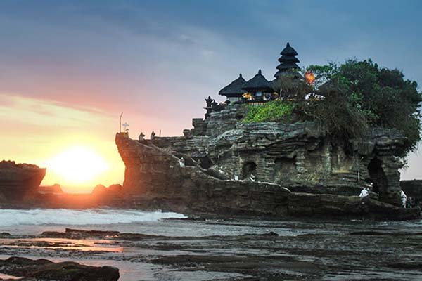 Tanah-Lot-Sunset-Tour